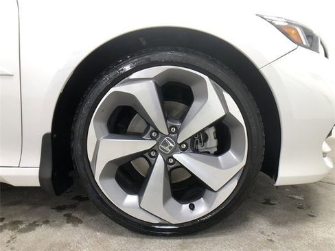 Used 2020 Honda Accord Touring image 10