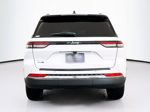 Used 2022 Jeep Grand Cherokee Limited 4xe image 7