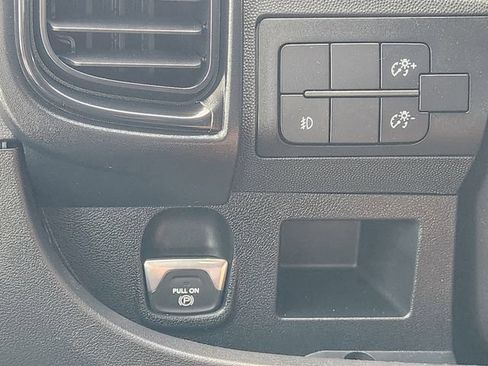 Used 2025 RAM ProMaster 2500 w/ Convenience Group FWD image 23