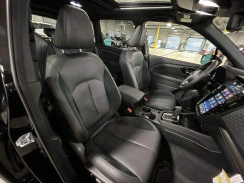 Certified 2025 Subaru Forester Touring w/ Touring Package image 25