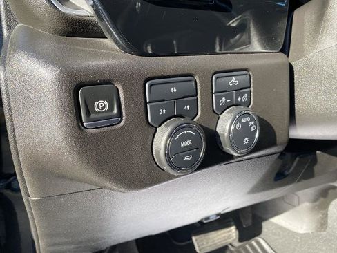 Used 2024 Chevrolet Silverado 2500 LT image 17