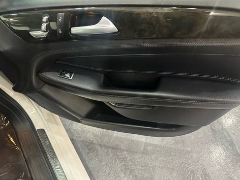 Used 2018 Mercedes-Benz GLE 43 AMG 4MATIC w/ Night Package image 13