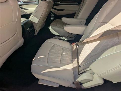 Used 2022 Buick Enclave Avenir w/ Avenir Technology Package image 18