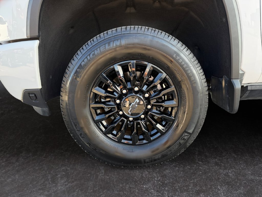 Used 2024 Chevrolet Silverado 2500 LTZ w/ LTZ Plus Package AWD/4WD image 9