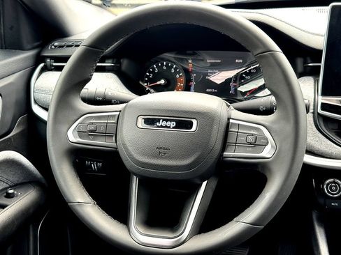 Used 2024 Jeep Compass Latitude AWD/4WD image 29