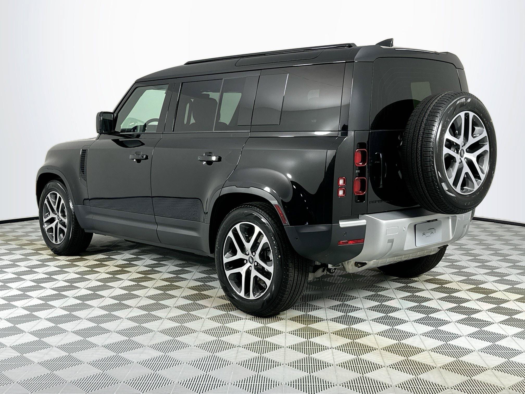 Certified 2025 Land Rover Defender 110 S AWD/4WD image 7