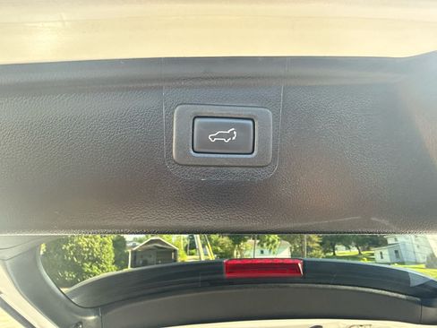 Used 2018 Subaru Outback 3.6R Limited AWD/4WD image 17