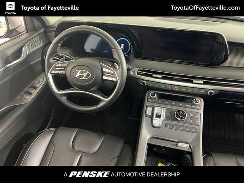Used 2024 Hyundai Palisade Limited AWD/4WD image 2