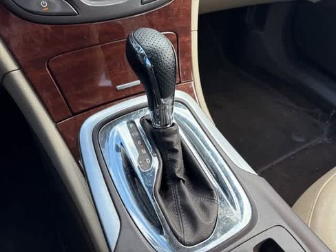 Used 2015 Buick Regal Premium image 18