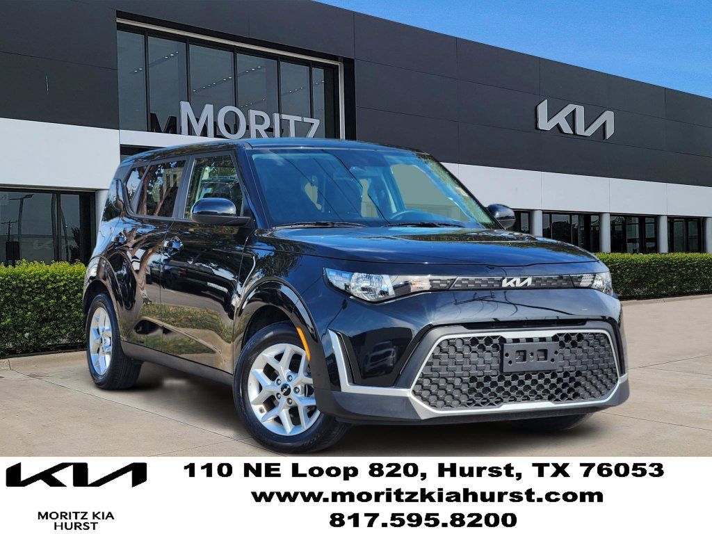 Used 2025 Kia Soul LX w/ LX Technology Package FWD image 1