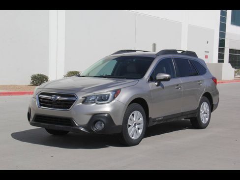 Used 2018 Subaru Outback 2.5i Premium AWD/4WD image 1