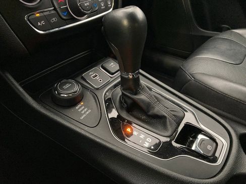 Used 2023 Jeep Cherokee Altitude Lux image 28