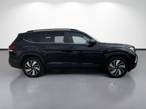Used 2024 Volkswagen Atlas SE FWD image 2