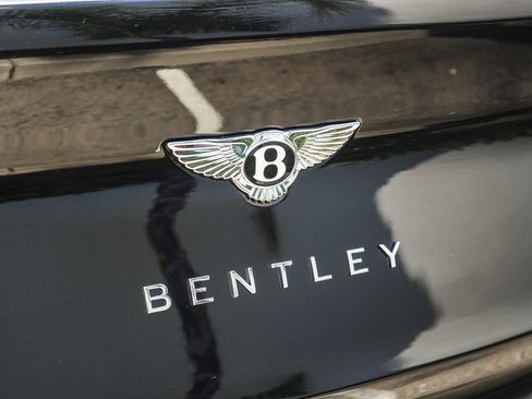 Used 2023 Bentley Bentayga Extended Wheelbase AWD/4WD image 13
