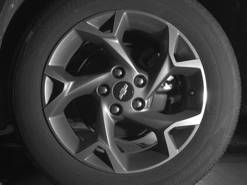 Used 2025 Chevrolet Trax LT FWD image 14