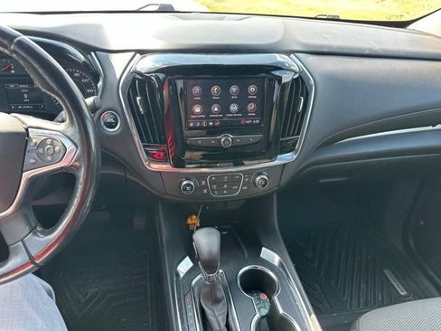 Used 2022 Chevrolet Traverse LT FWD image 15