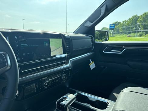 New 2026 Chevrolet Silverado 1500 LT w/ LPO, Dark Essentials Package AWD/4WD image 24