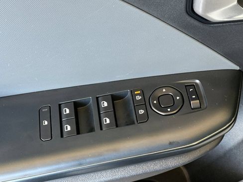 Used 2025 Kia K4 FWD image 12