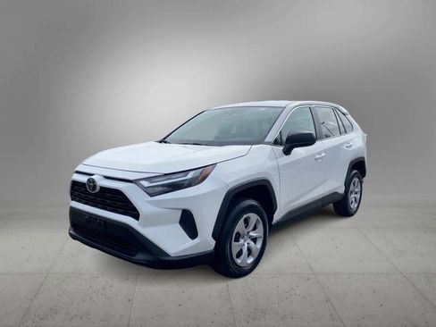 Used 2024 Toyota RAV4 LE image 4