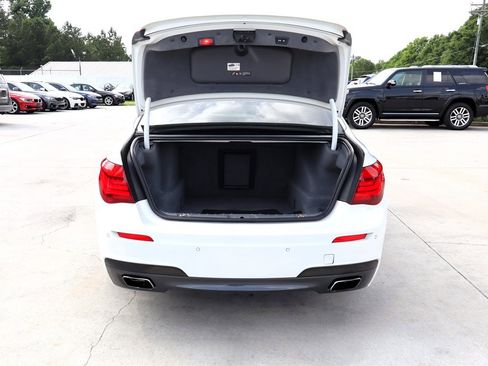 Used 2015 BMW 750Li xDrive AWD/4WD image 37