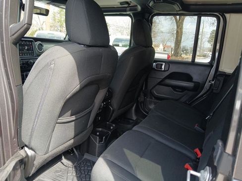 Used 2018 Jeep Wrangler Unlimited Sahara w/ Dual Top Group image 11