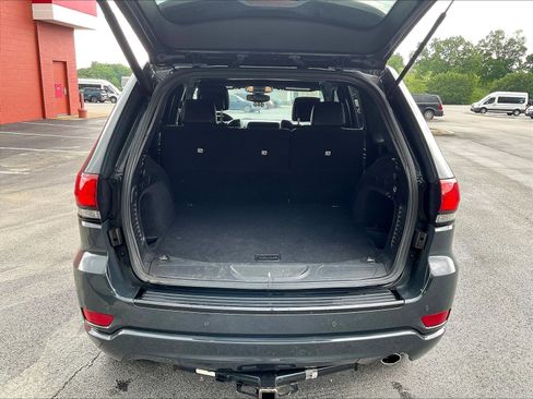 Used 2017 Jeep Grand Cherokee Altitude AWD/4WD image 32