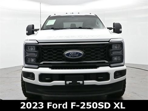 Used 2023 Ford F250 XL w/ STX Appearance Package image 2