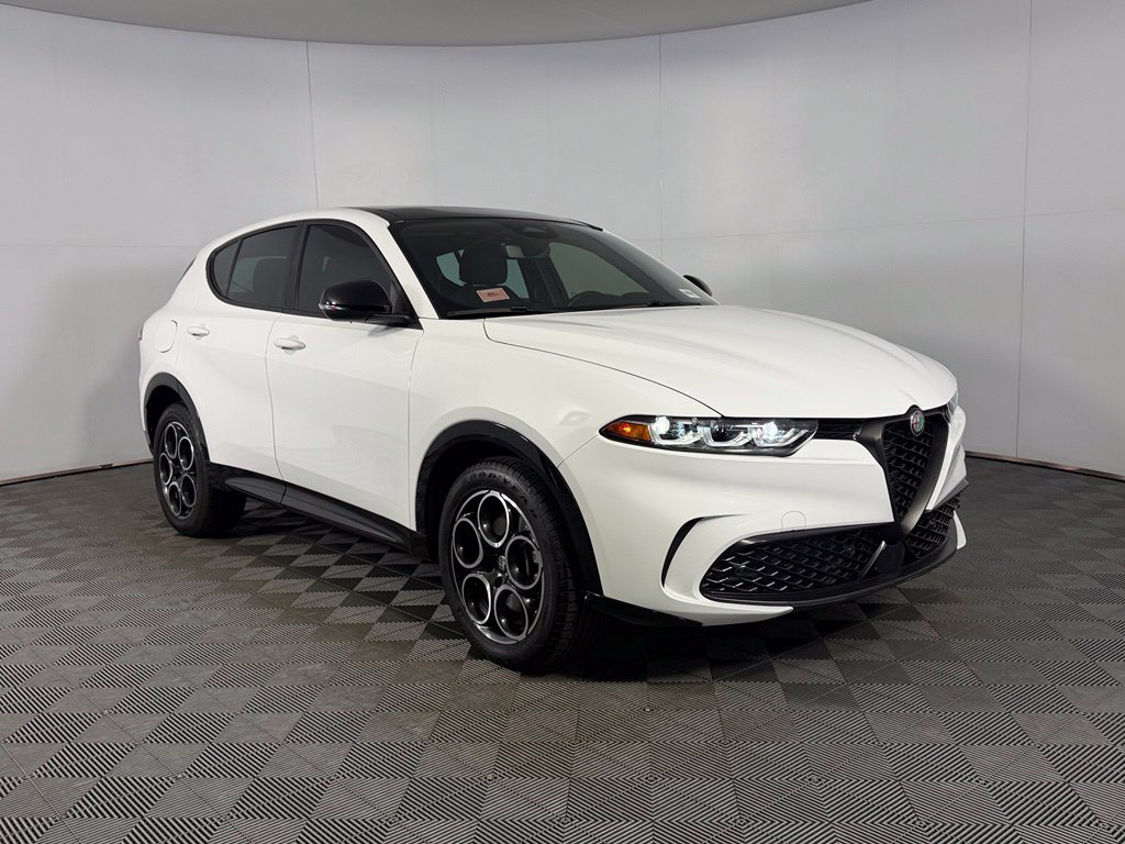 Used 2025 Alfa Romeo Tonale AWD/4WD image 4
