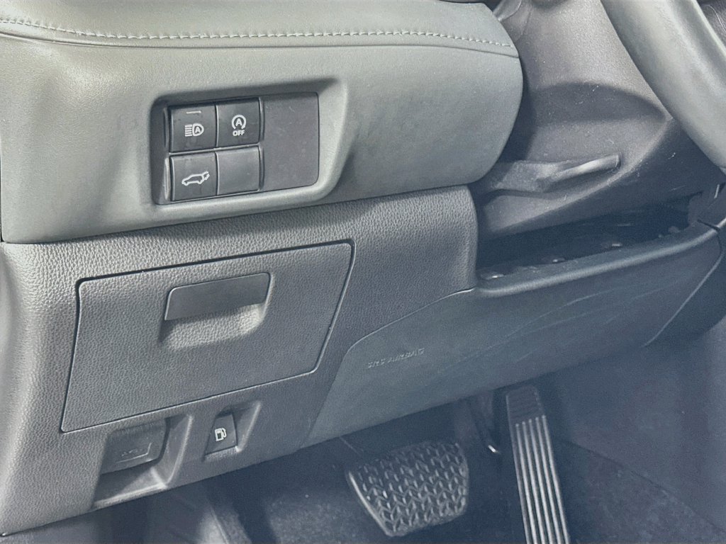 Certified 2025 Toyota Highlander XLE FWD image 10