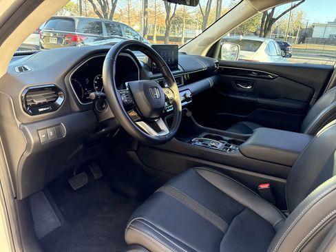 Used 2023 Honda Pilot EX-L image 2