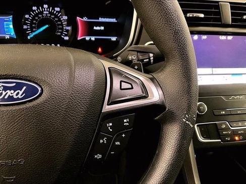 Used 2019 Ford Fusion SE FWD image 18