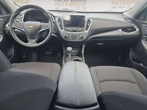Used 2025 Chevrolet Malibu LT FWD image 10