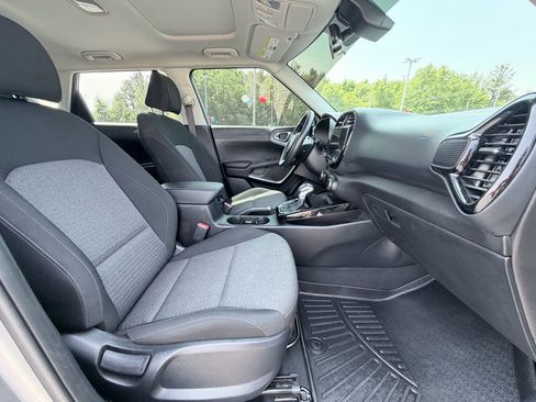 Used 2024 Kia Soul EX image 25
