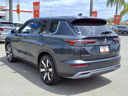 Used 2025 Mitsubishi Outlander SE AWD/4WD image 10
