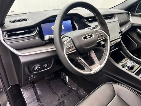 New 2026 Jeep Grand Cherokee Limited image 11