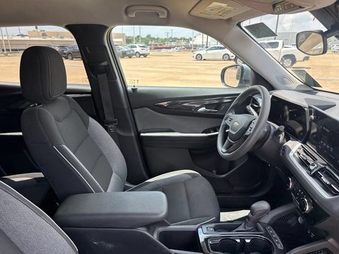Used 2025 Chevrolet TrailBlazer LT AWD/4WD image 27