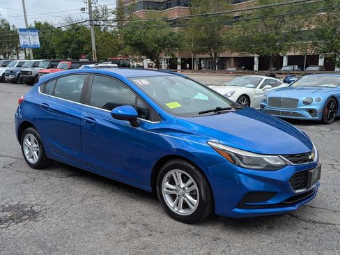 Used 2018 Chevrolet Cruze LT FWD image 5