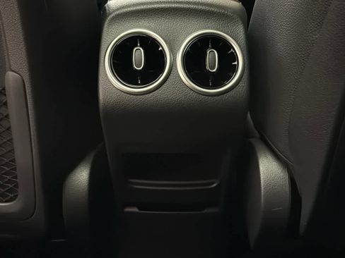 Used 2025 Mercedes-Benz GLA 250 4MATIC image 44