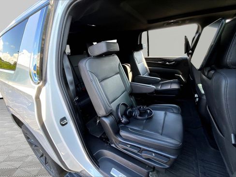 Used 2024 GMC Yukon XL Denali w/ Denali Reserve Package AWD/4WD image 25