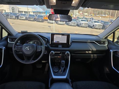 Used 2024 Toyota RAV4 AWD Hybrid image 18