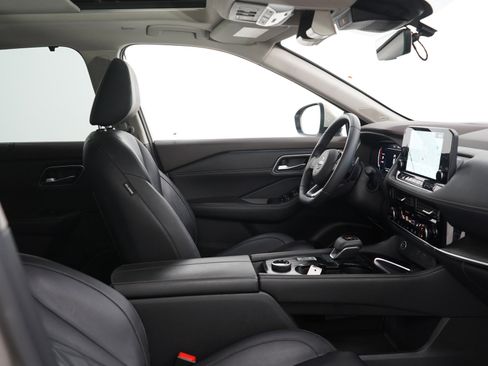 Used 2022 Nissan Rogue Platinum w/ Head-Up Display Package image 11