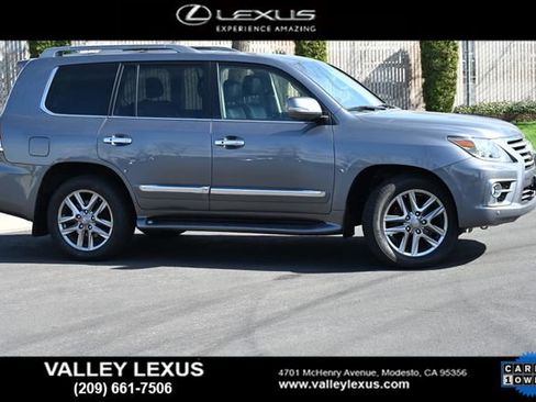 Used 2013 Lexus LX 570 4WD w/ Luxury Pkg image 3