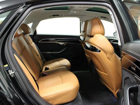Used 2023 Audi S8 image 15
