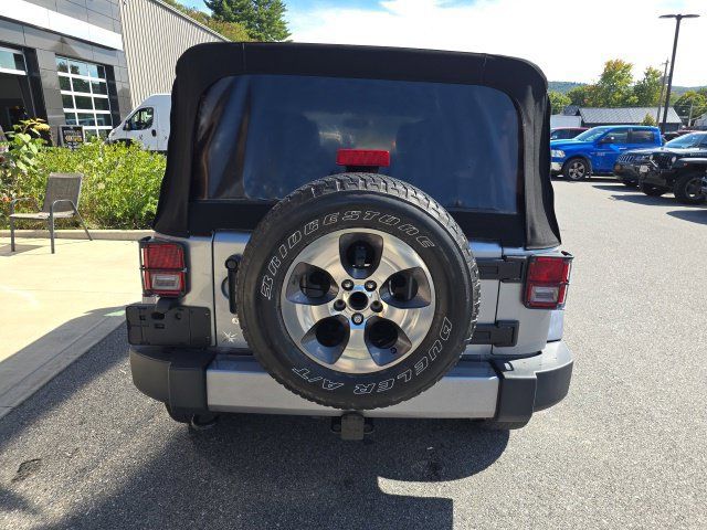Used 2017 Jeep Wrangler Unlimited Sahara w/ Connectivity Group AWD/4WD image 5
