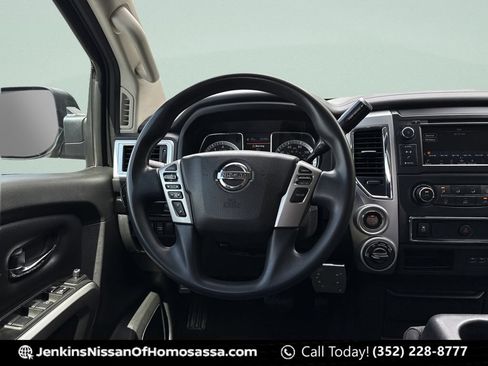 Used 2019 Nissan Titan SV AWD/4WD image 26