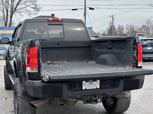 Used 2011 GMC Sierra 2500 Denali w/ Snow Plow Prep Package image 10
