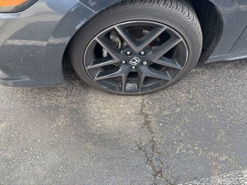 Used 2024 Honda Civic Sport Touring image 3