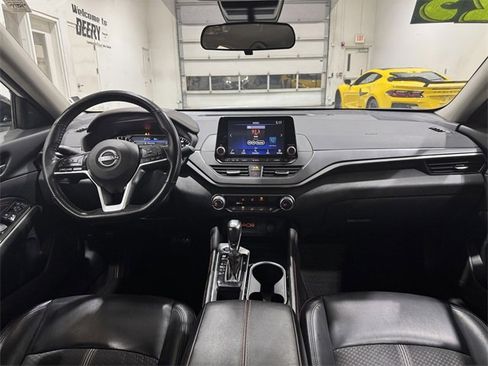 Used 2023 Nissan Altima 2.5 SR image 16