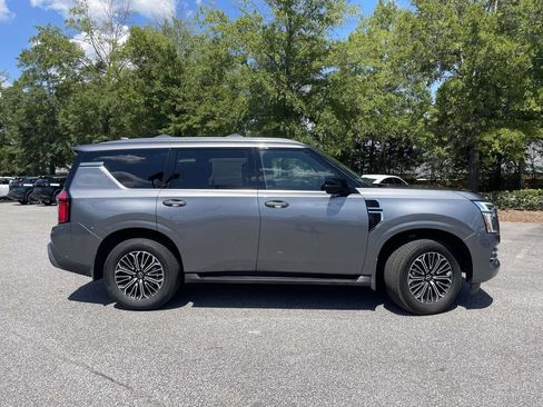 Used 2026 Nissan Armada SL AWD/4WD image 2