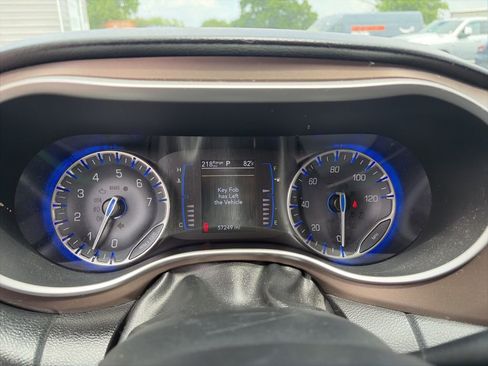 Used 2020 Chrysler Voyager Lxi image 16